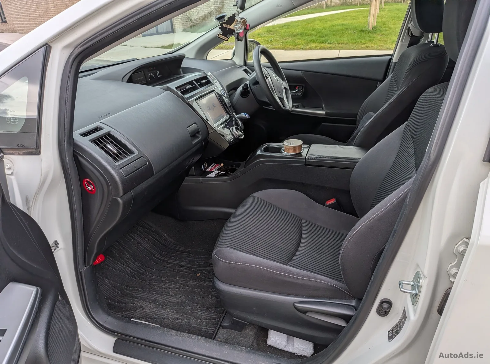 2015 Toyota Prius – photo 10
