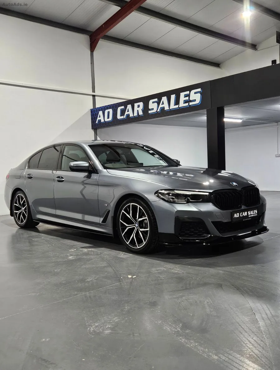 2022 BMW 5-Series – photo 1