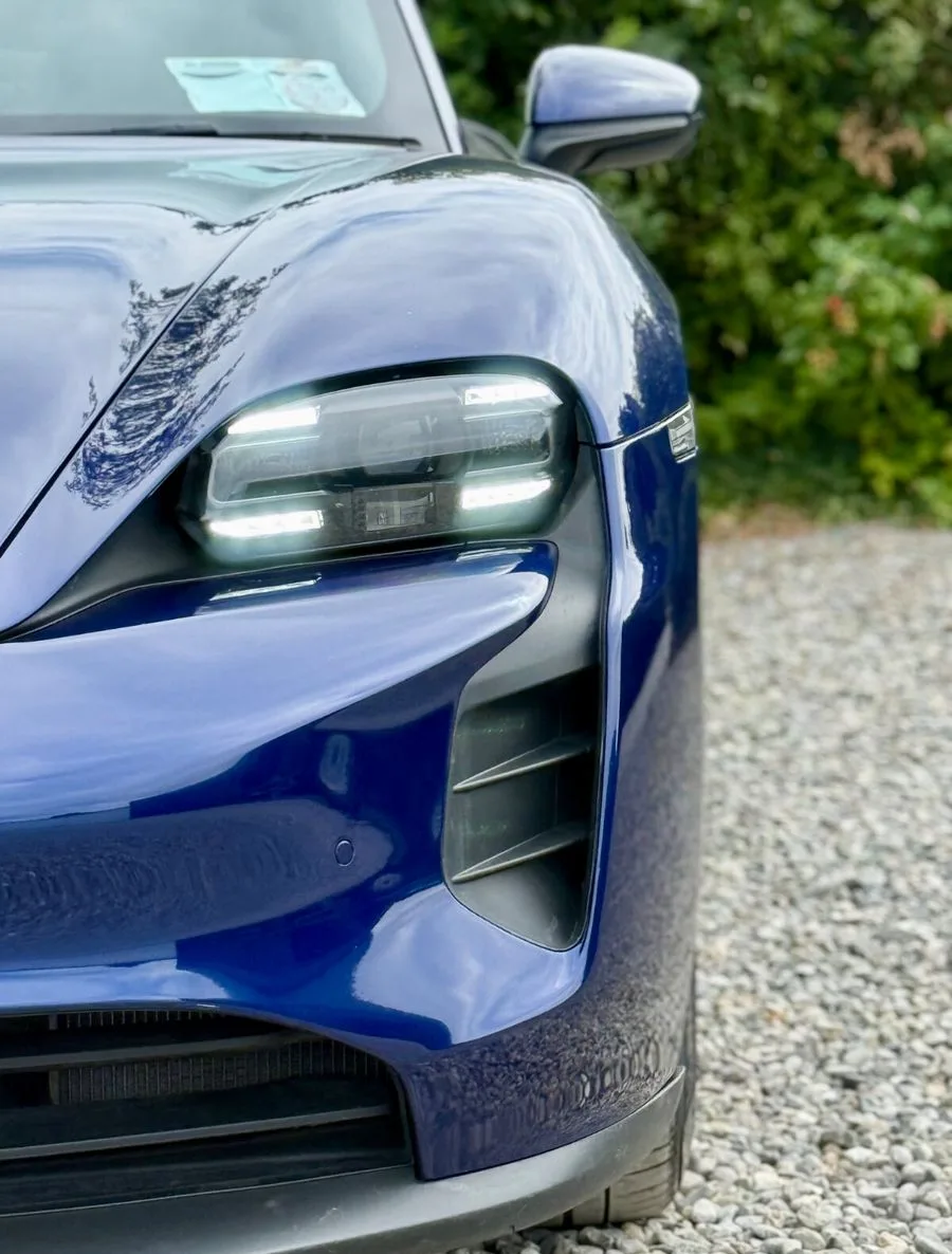 2022 Porsche Taycan – photo 9