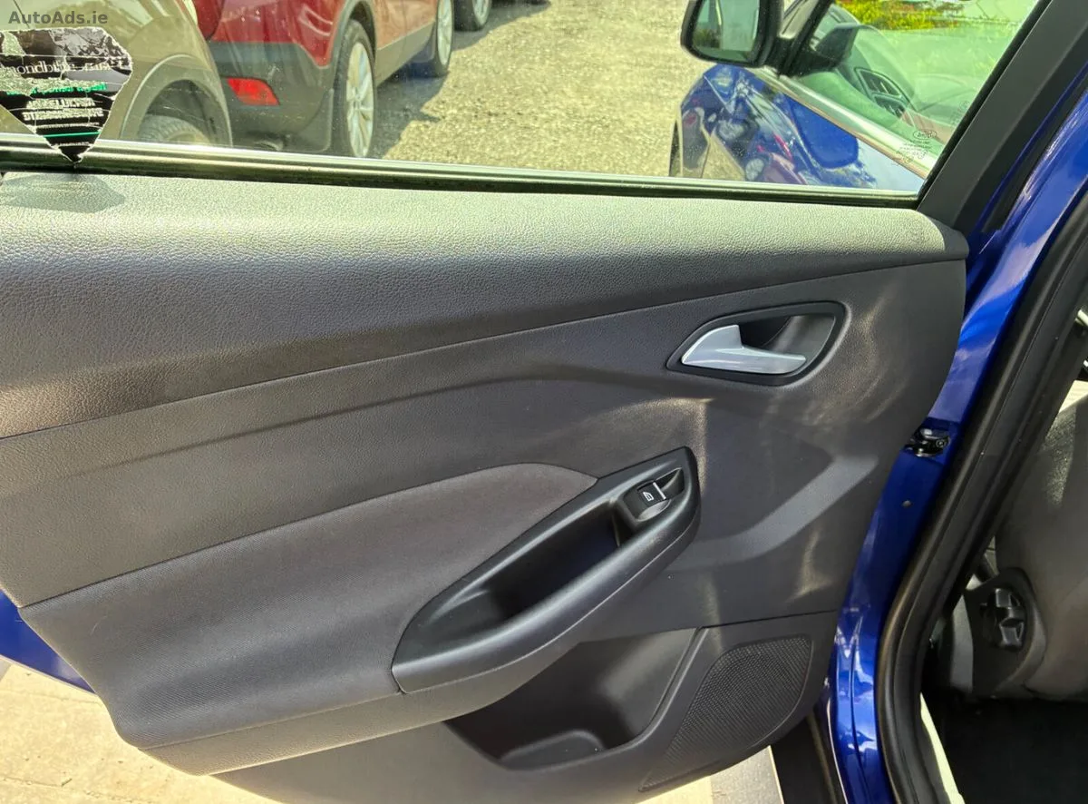 2016 Ford Focus – photo 19