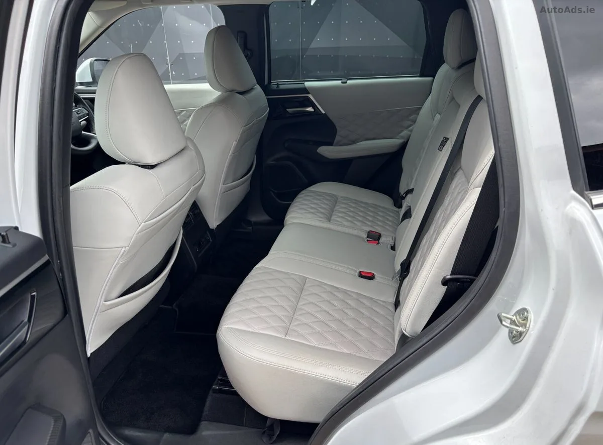 2022 Mitsubishi Outlander – photo 15