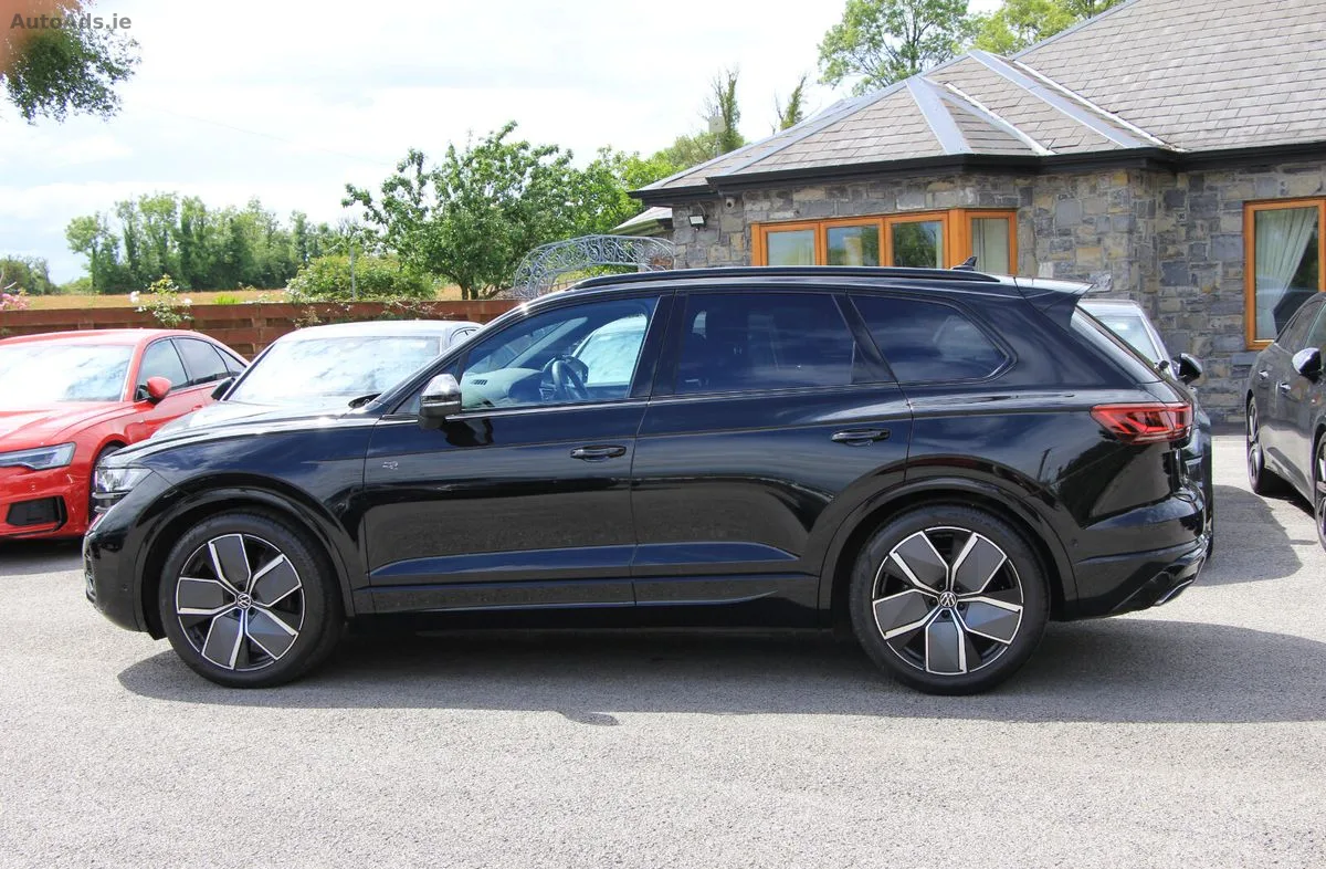 2025 Volkswagen Touareg – photo 6