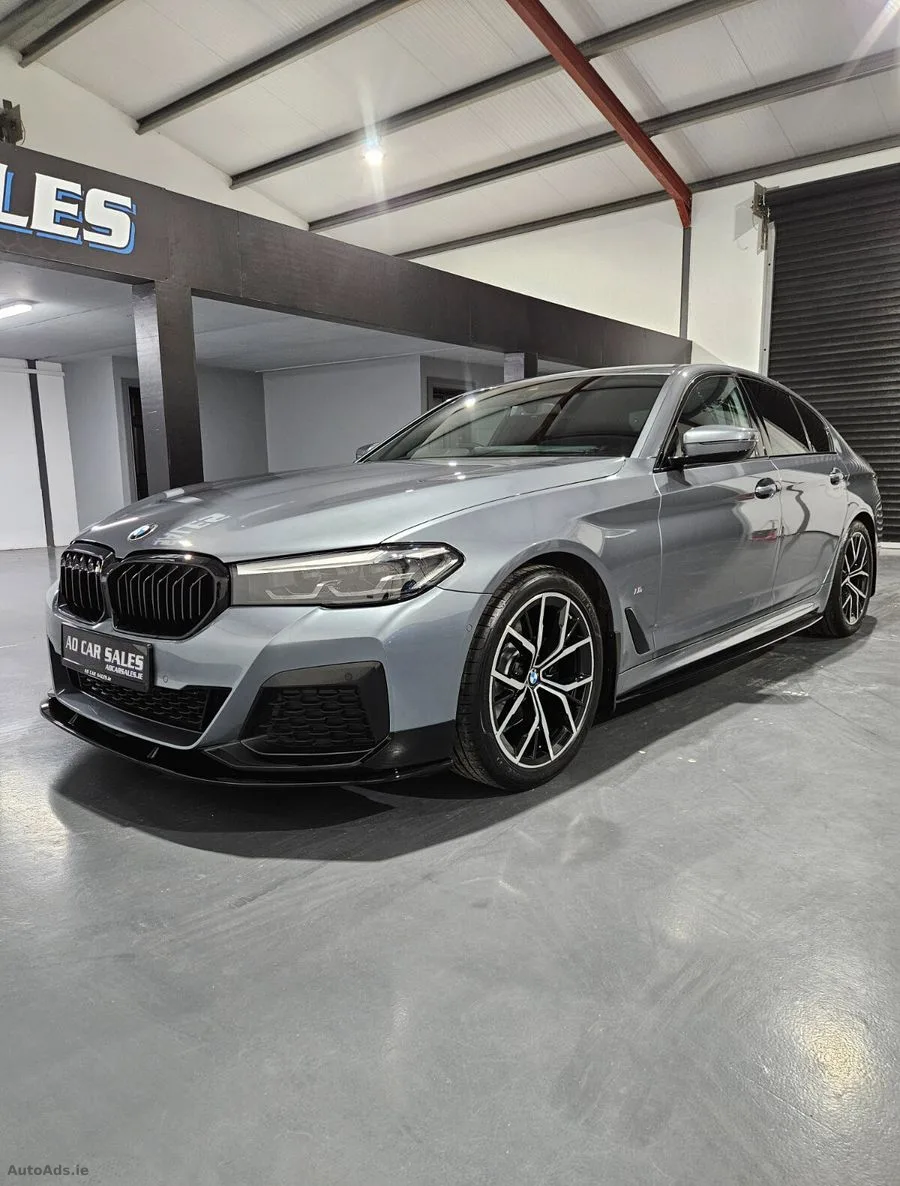 2022 BMW 5-Series – photo 3