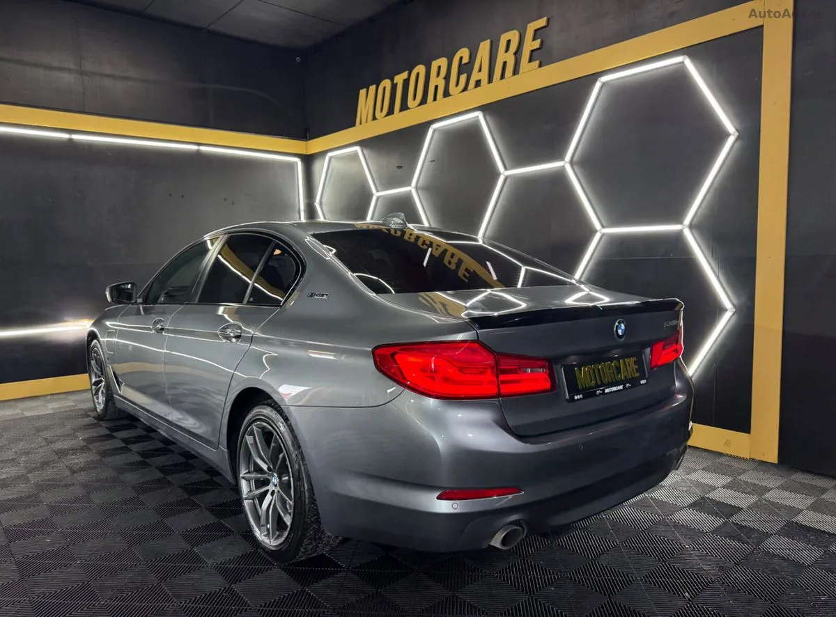 2017 BMW 5-Series – photo 8