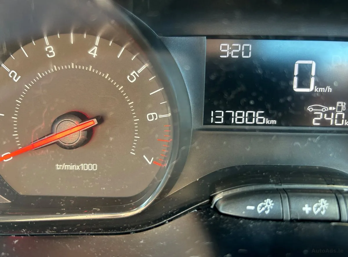 2012 Peugeot 208 – photo 12