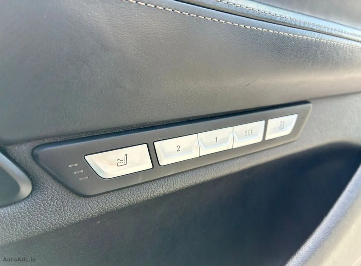 2016 BMW 7-Series – photo 12