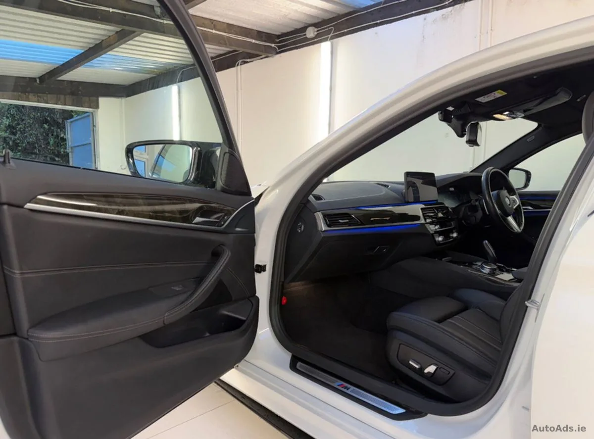 2021 BMW 5-Series – photo 18