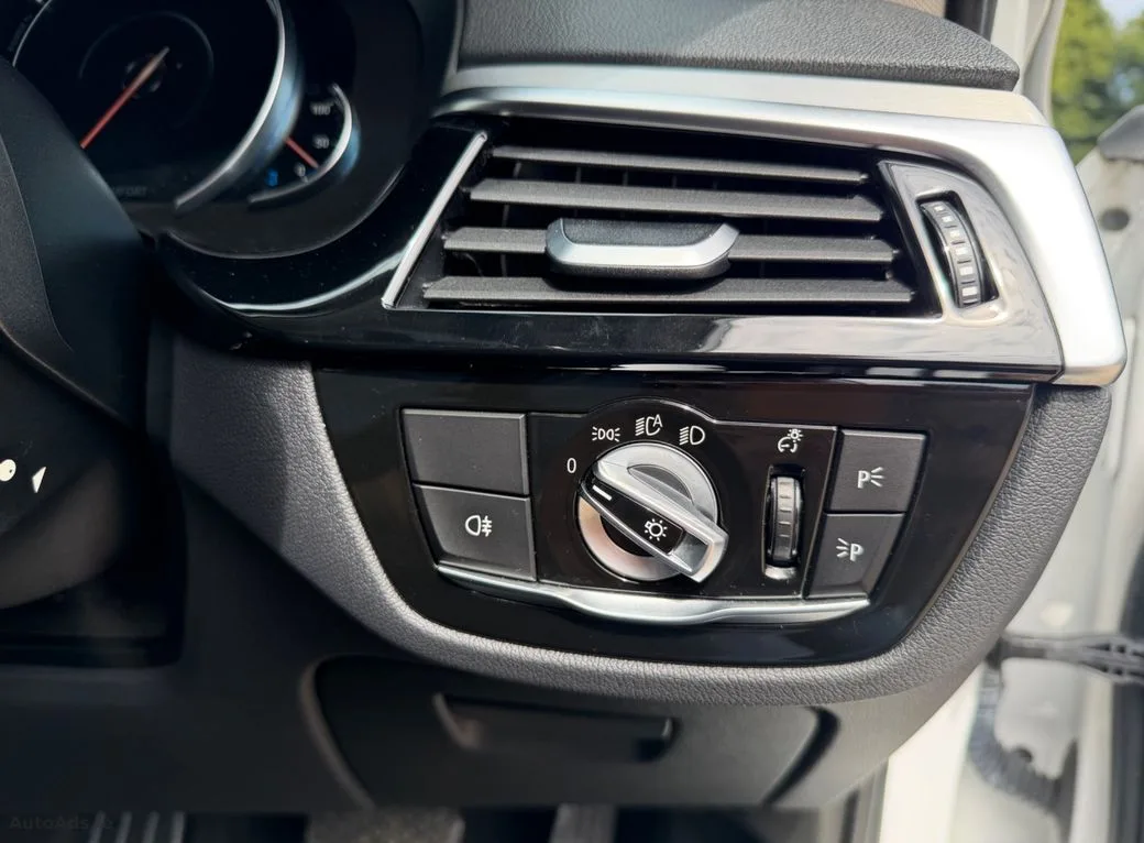2018 BMW 5 Series – photo 12