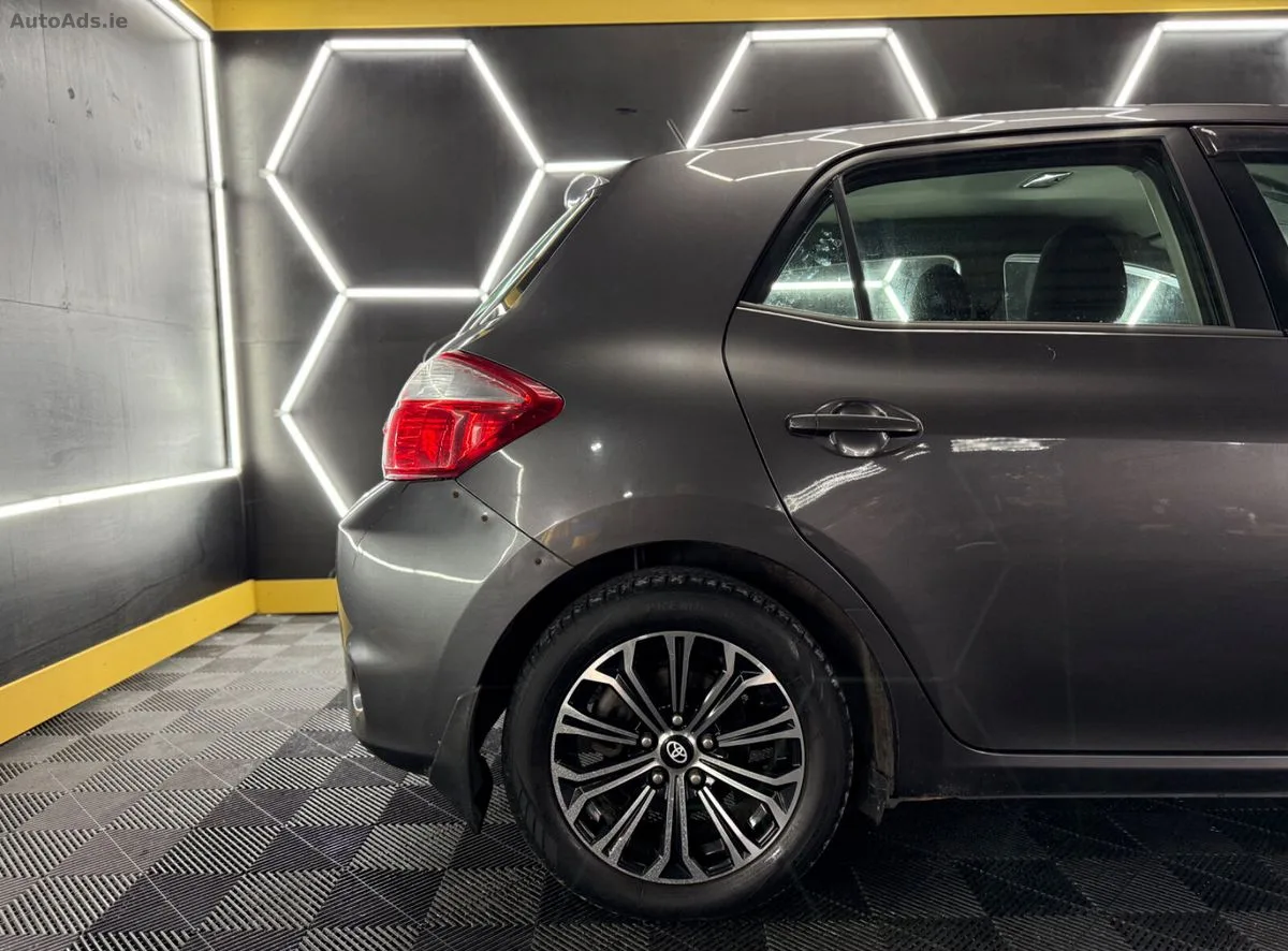 2011 Toyota Auris – photo 7