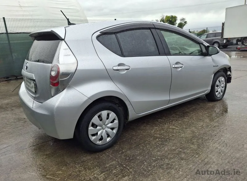2014 Toyota Aqua – photo 6