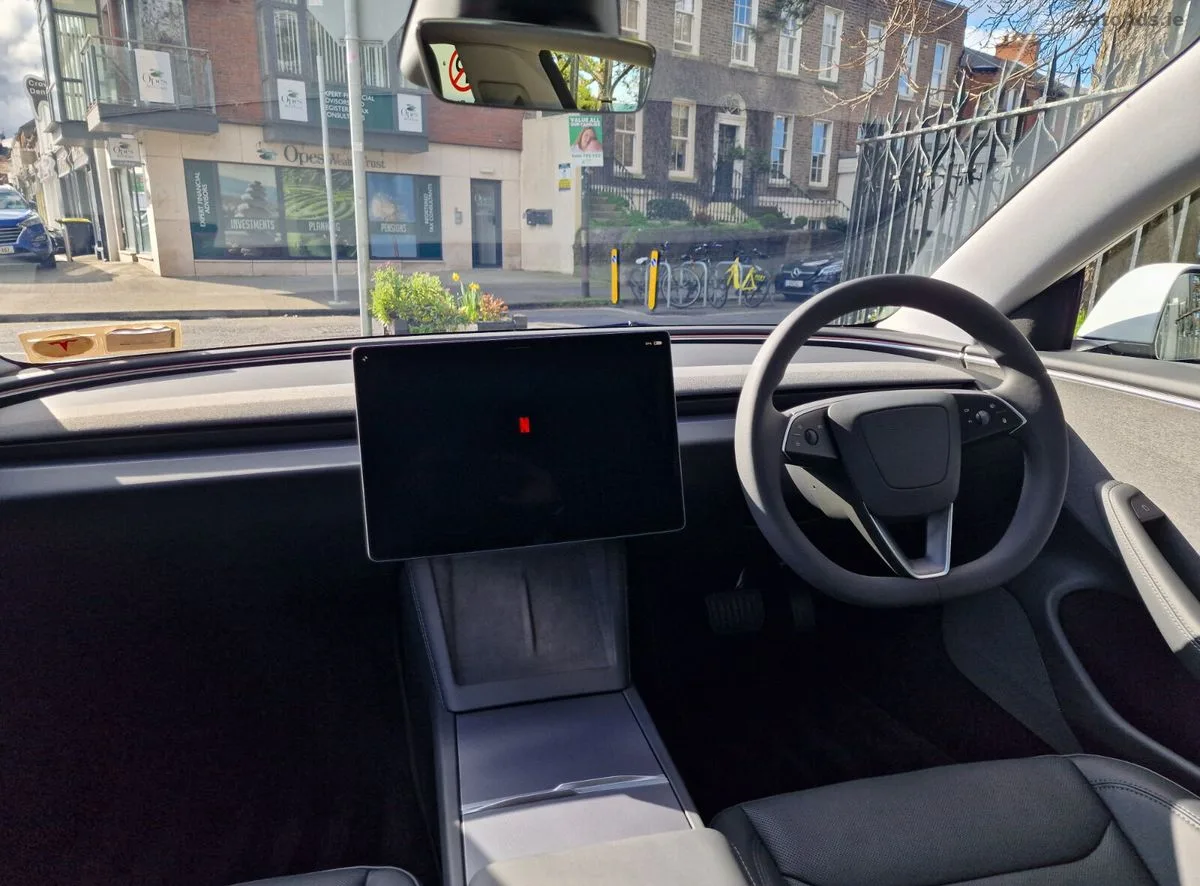 2024 Tesla Model 3 – photo 8