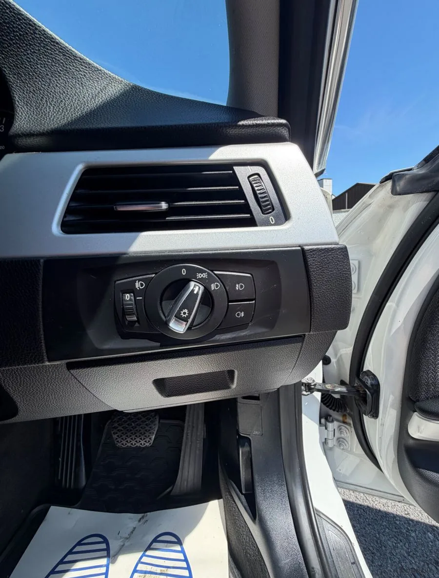 2012 BMW 3-Series – photo 18