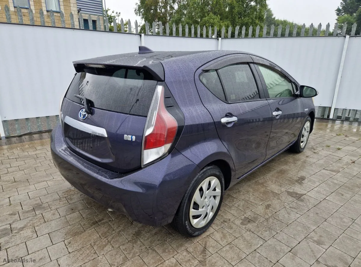2015 Toyota Aqua – photo 11
