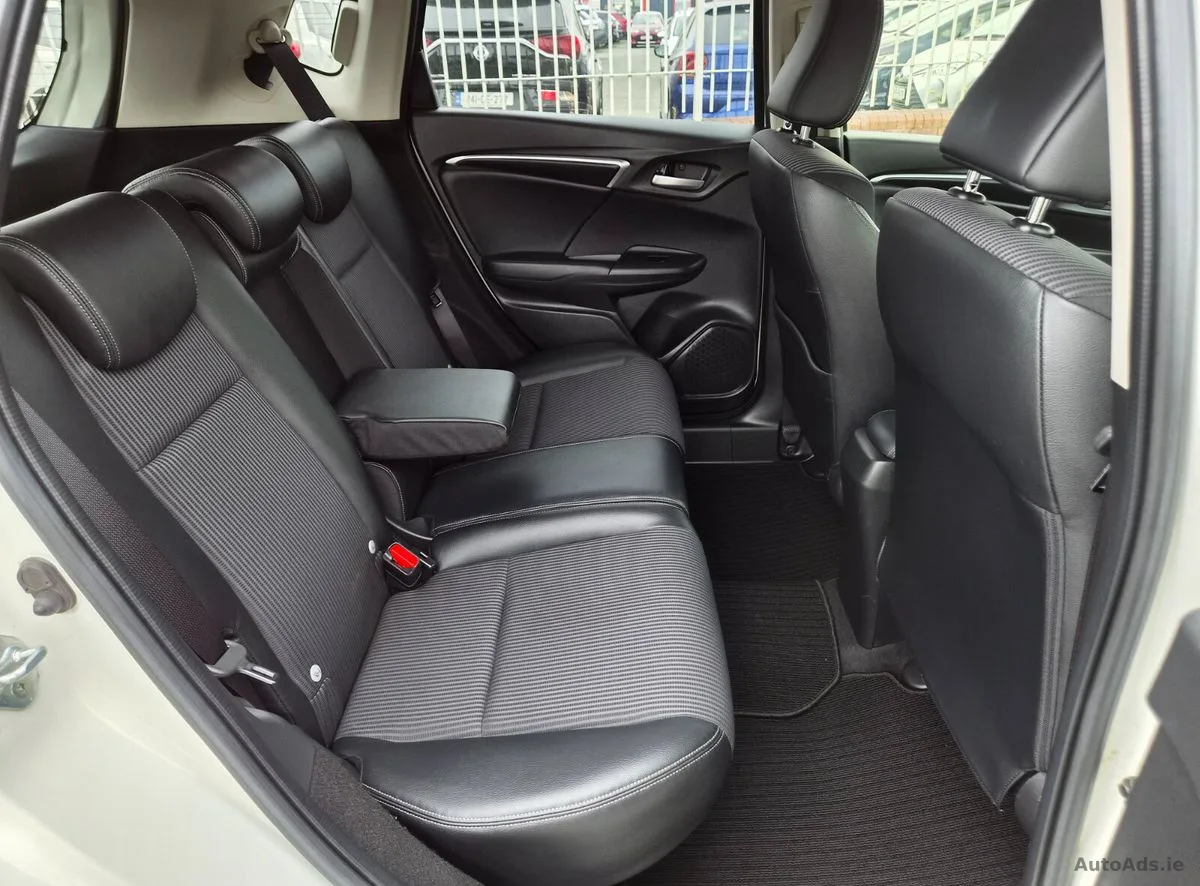 2017 Honda Fit – photo 17