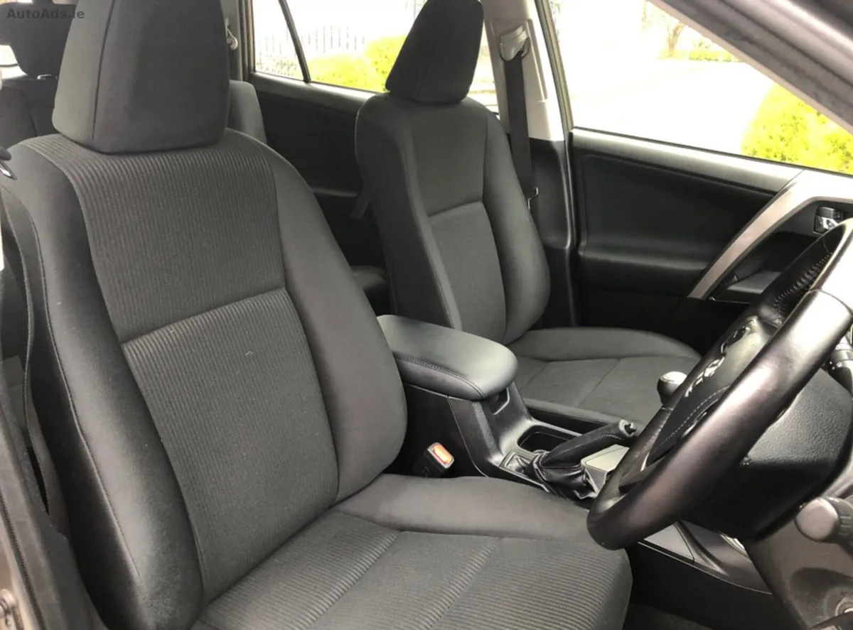 2016 Toyota RAV4 – photo 9
