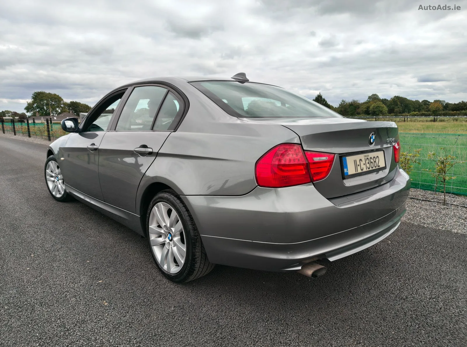 2011 BMW 3 Series – photo 6