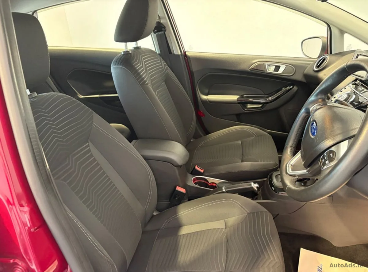2015 Ford Fiesta – photo 12