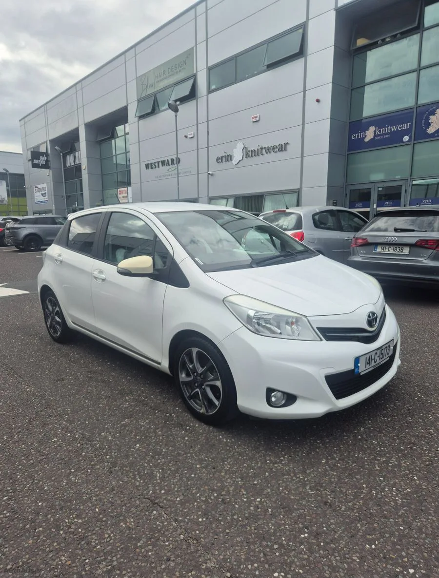 2014 Toyota Yaris – photo 6