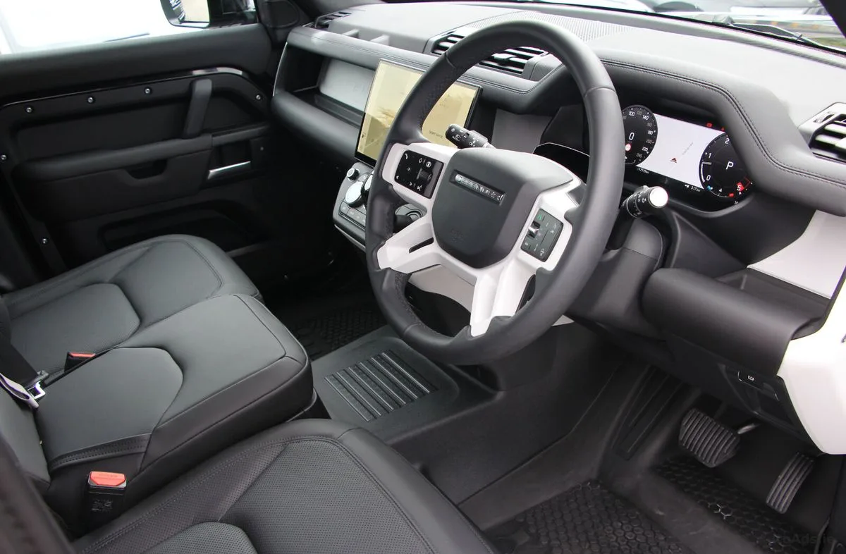 2026 Land Rover Defender – photo 3