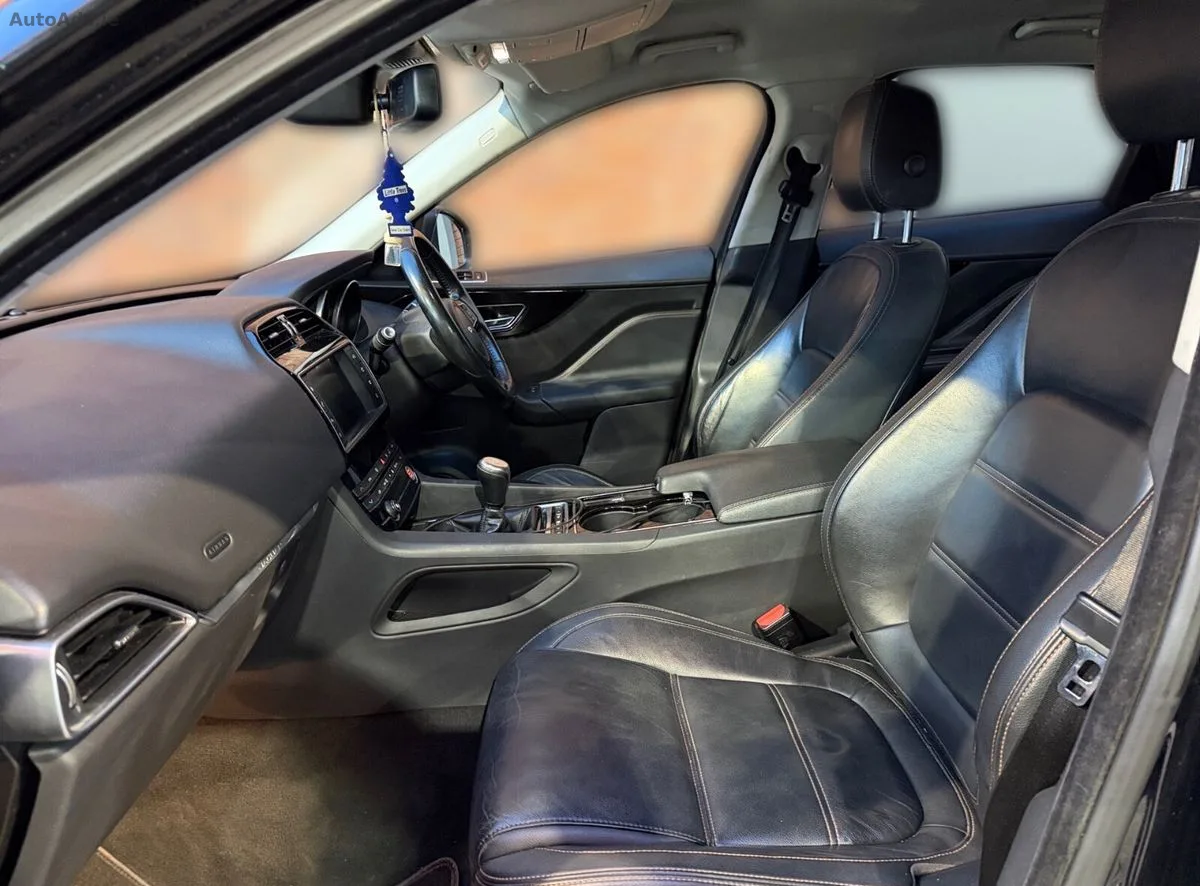 2016 Jaguar F-Pace – photo 14