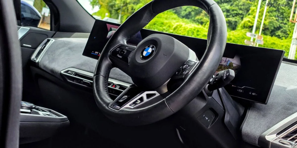 2025 BMW iX – photo 15