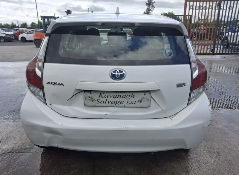 2017 Toyota Aqua – photo 8
