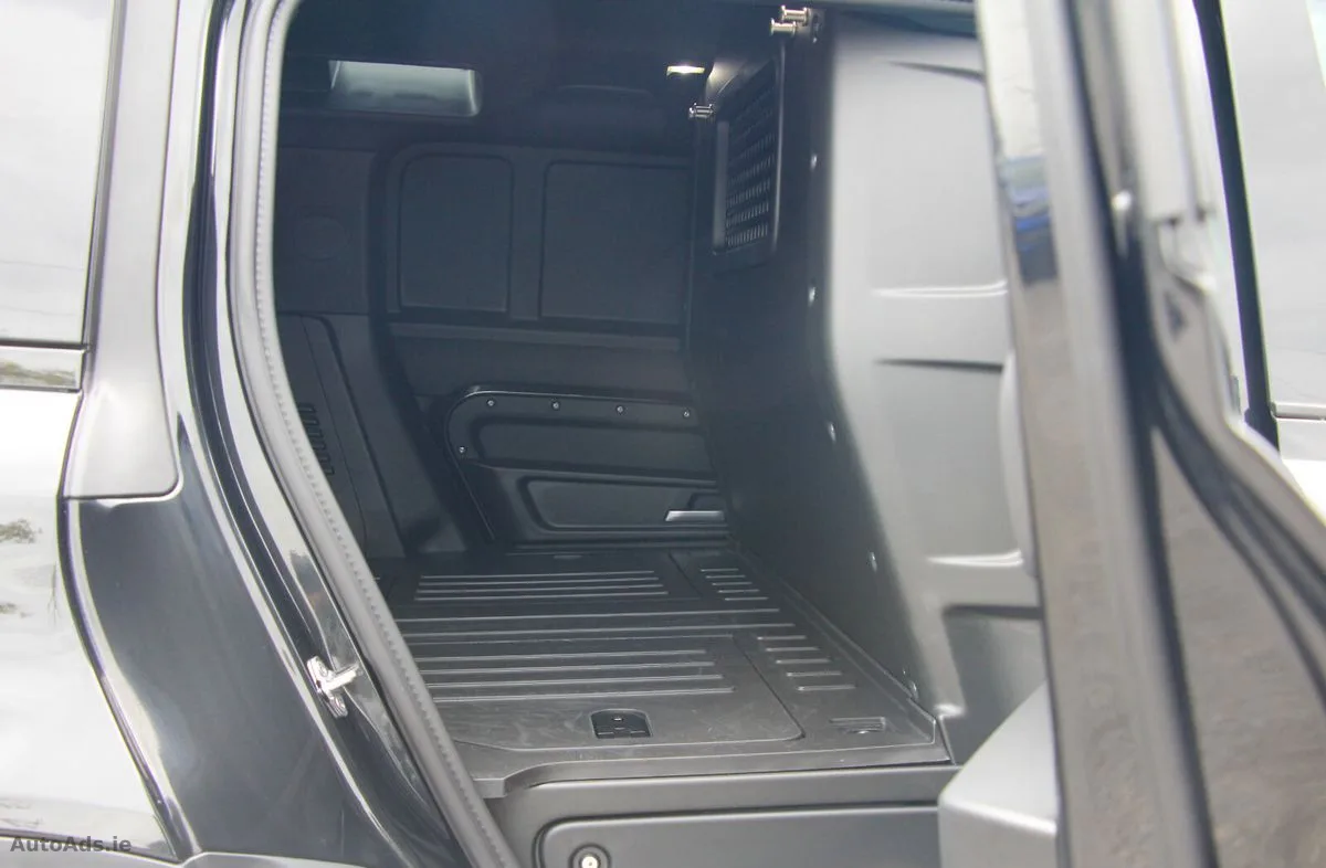 2026 Land Rover Defender – photo 20