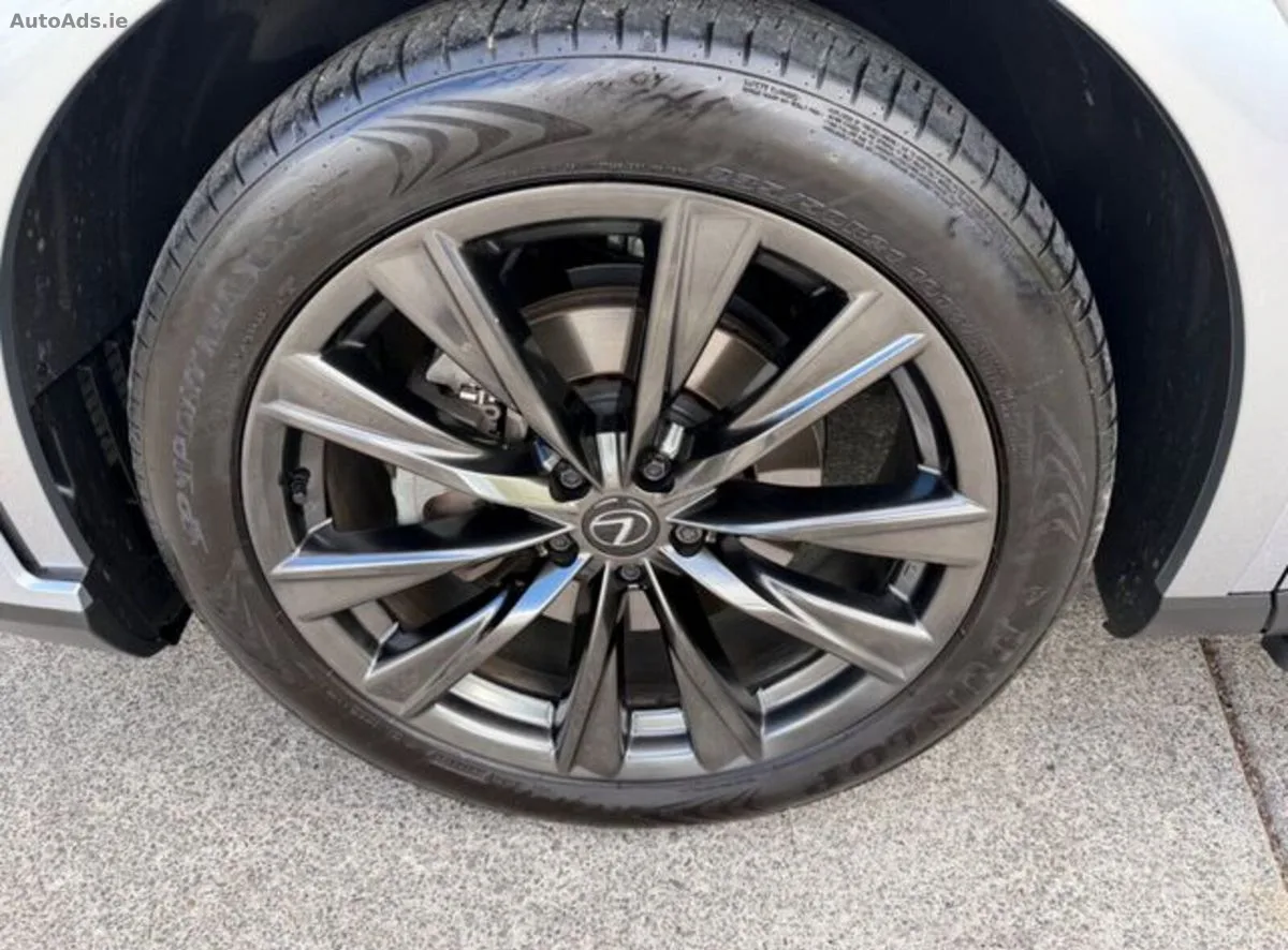 2024 Lexus RX450H+ – photo 11