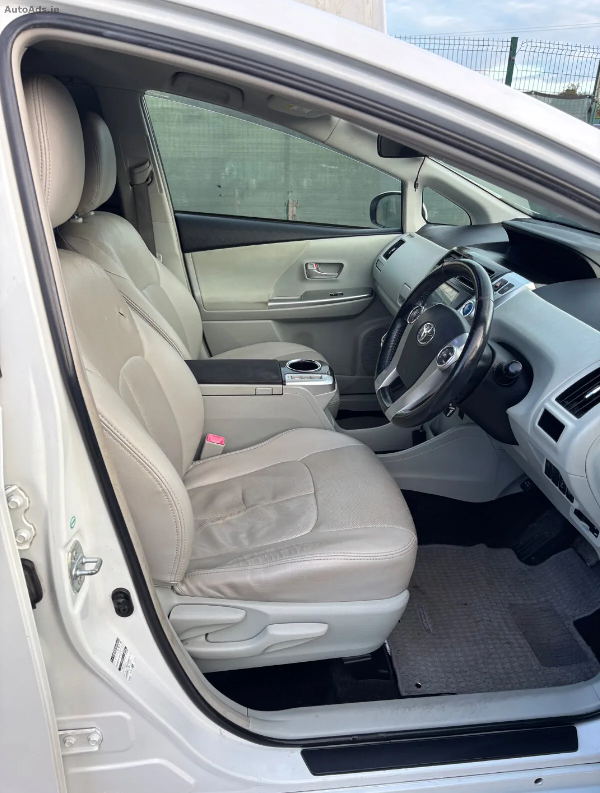 2013 Toyota Prius – photo 8