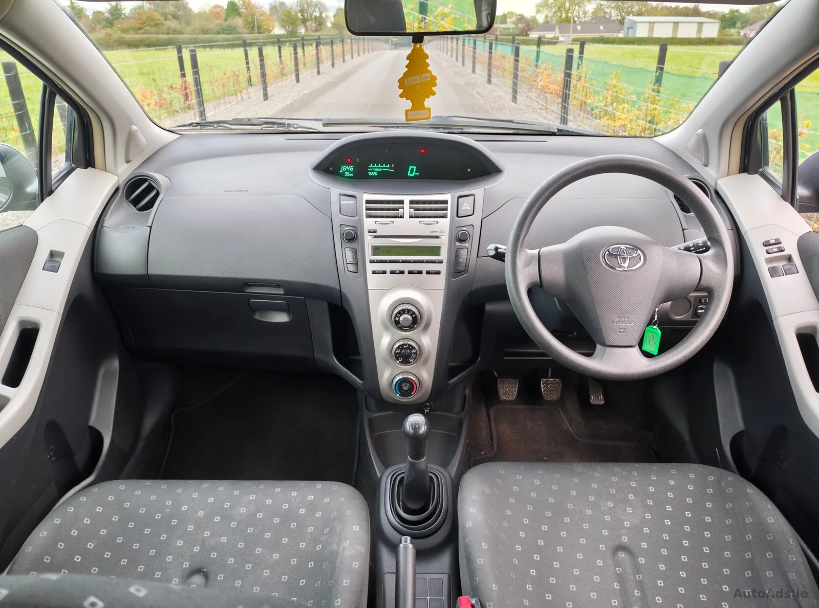 2009 Toyota Yaris – photo 7