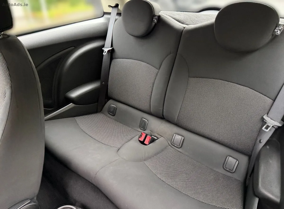 2010 Mini Cooper – photo 13