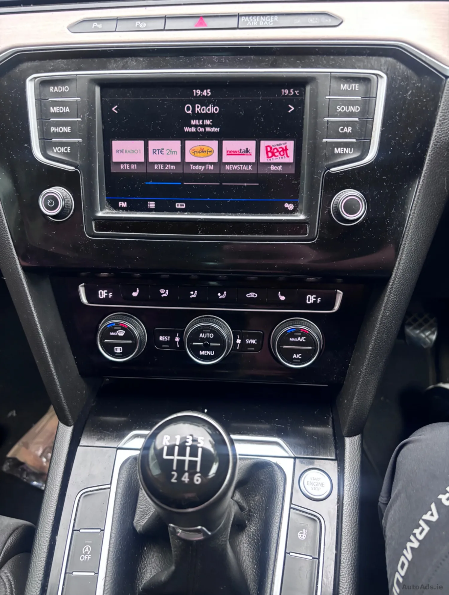 2017 Volkswagen Passat – photo 2