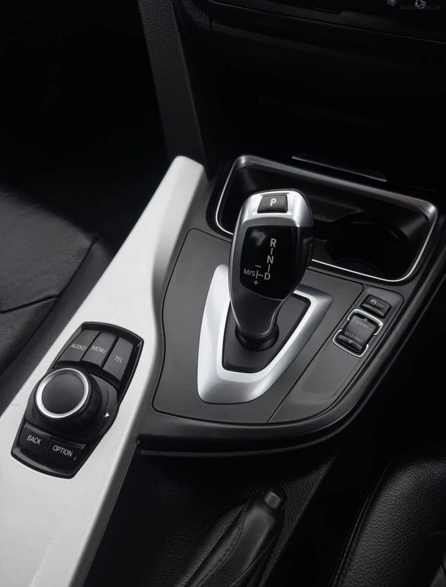 2012 BMW 3-Series – photo 18