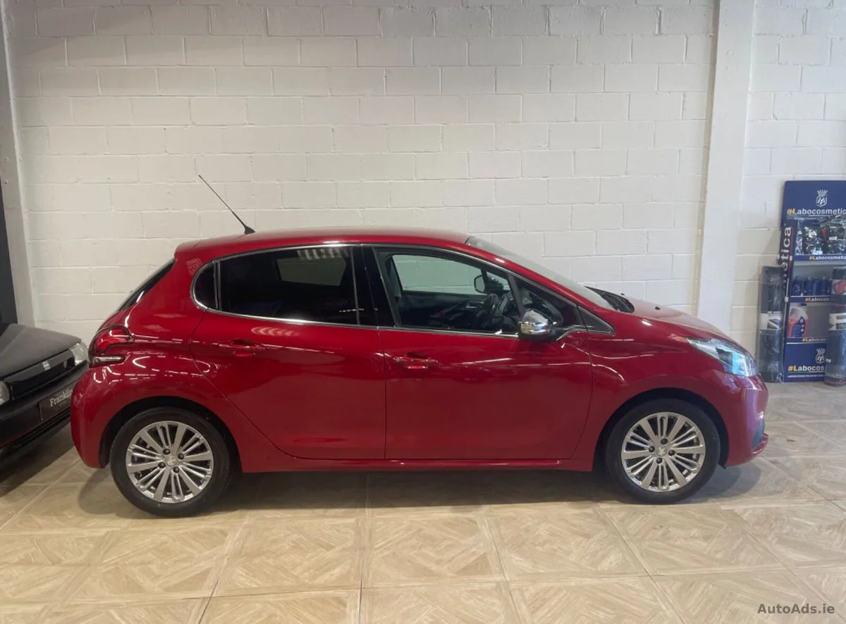 2017 Peugeot 208 – photo 2