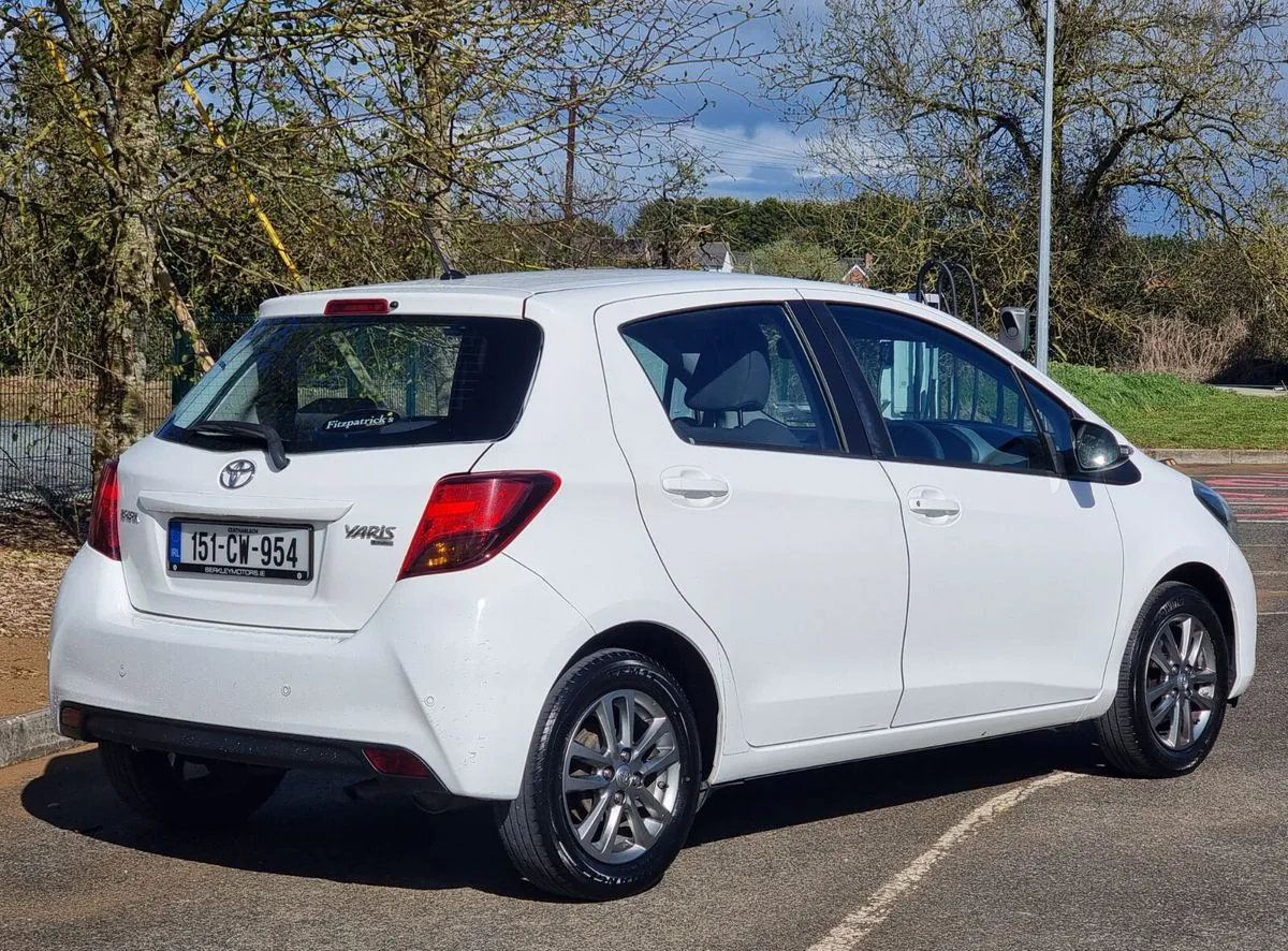 2015 Toyota Yaris – photo 3