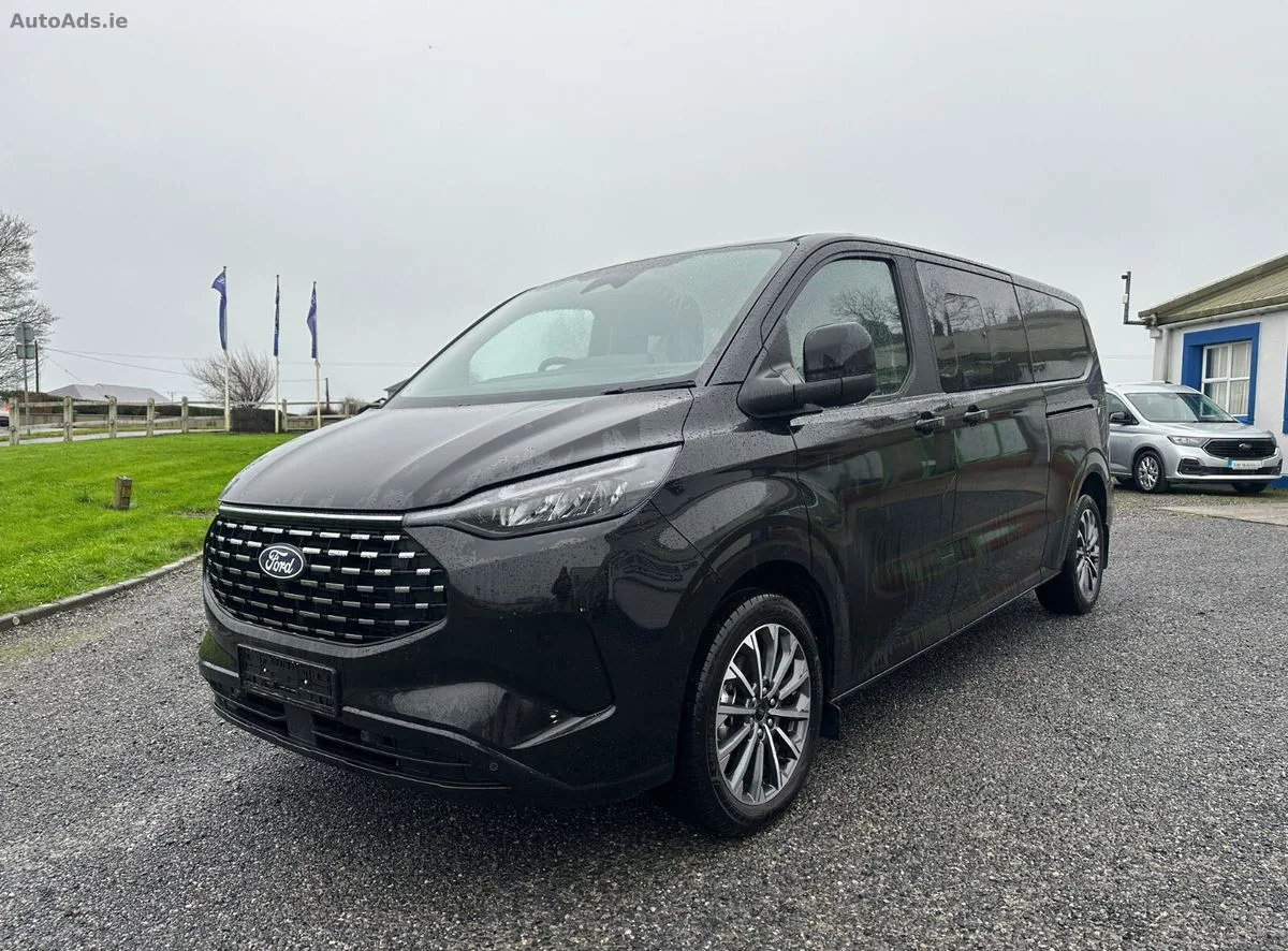 2026 Ford Tourneo Custom – photo 3