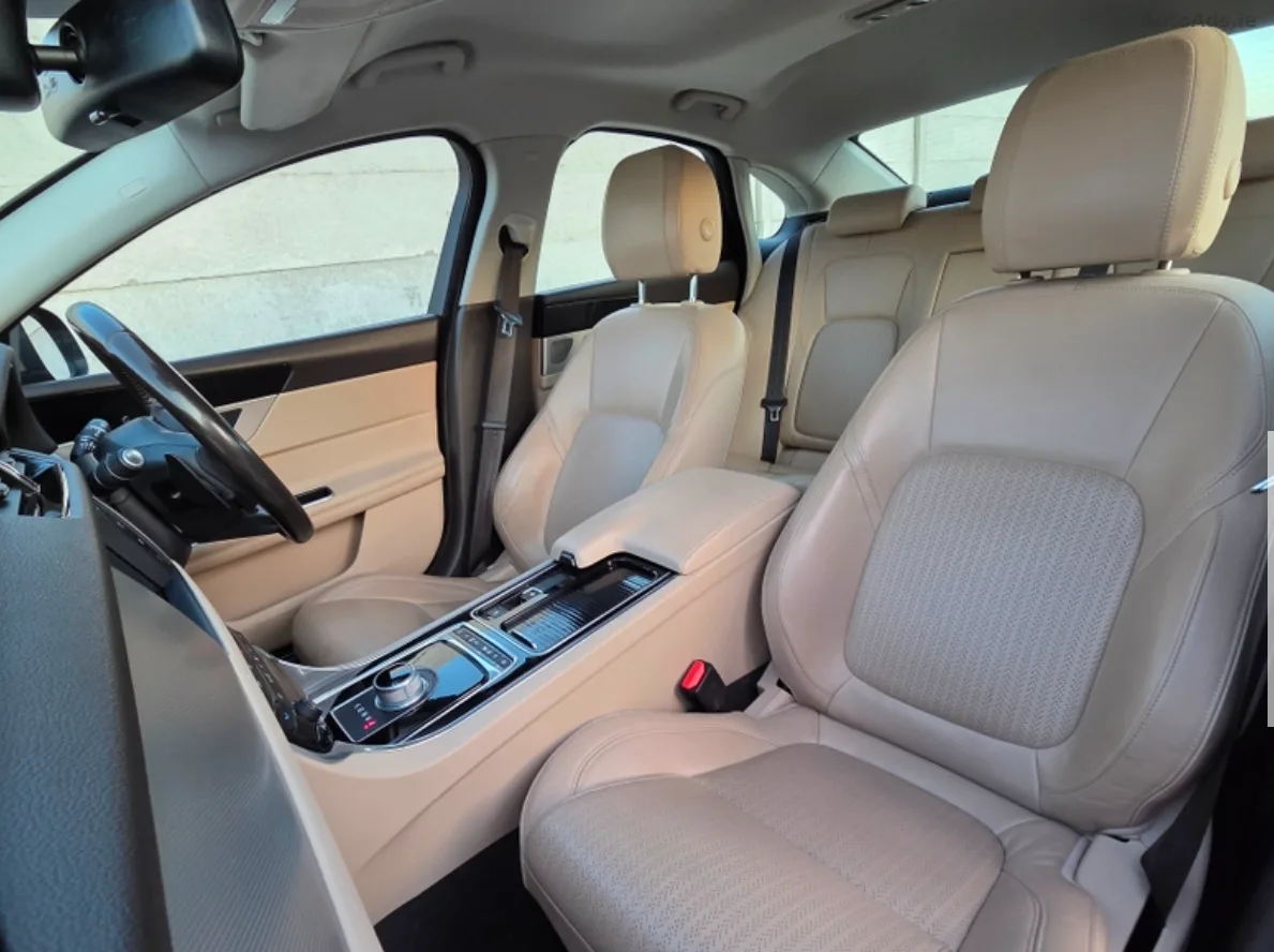 2016 Jaguar XF – photo 2