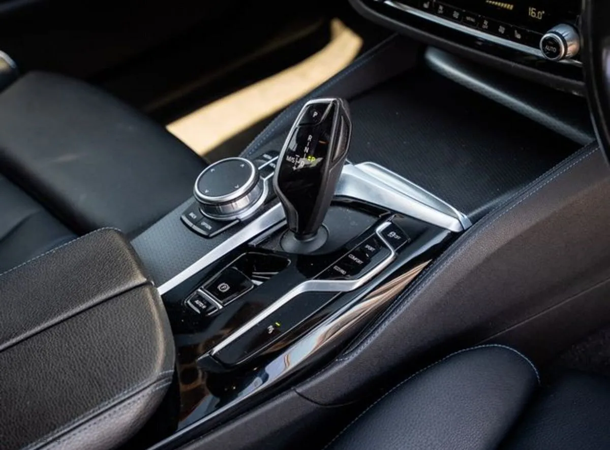 2020 BMW 5-Series – photo 8