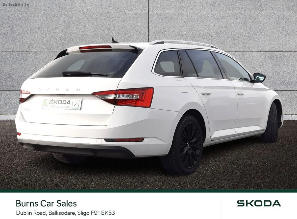 2021 Skoda Superb – photo 3