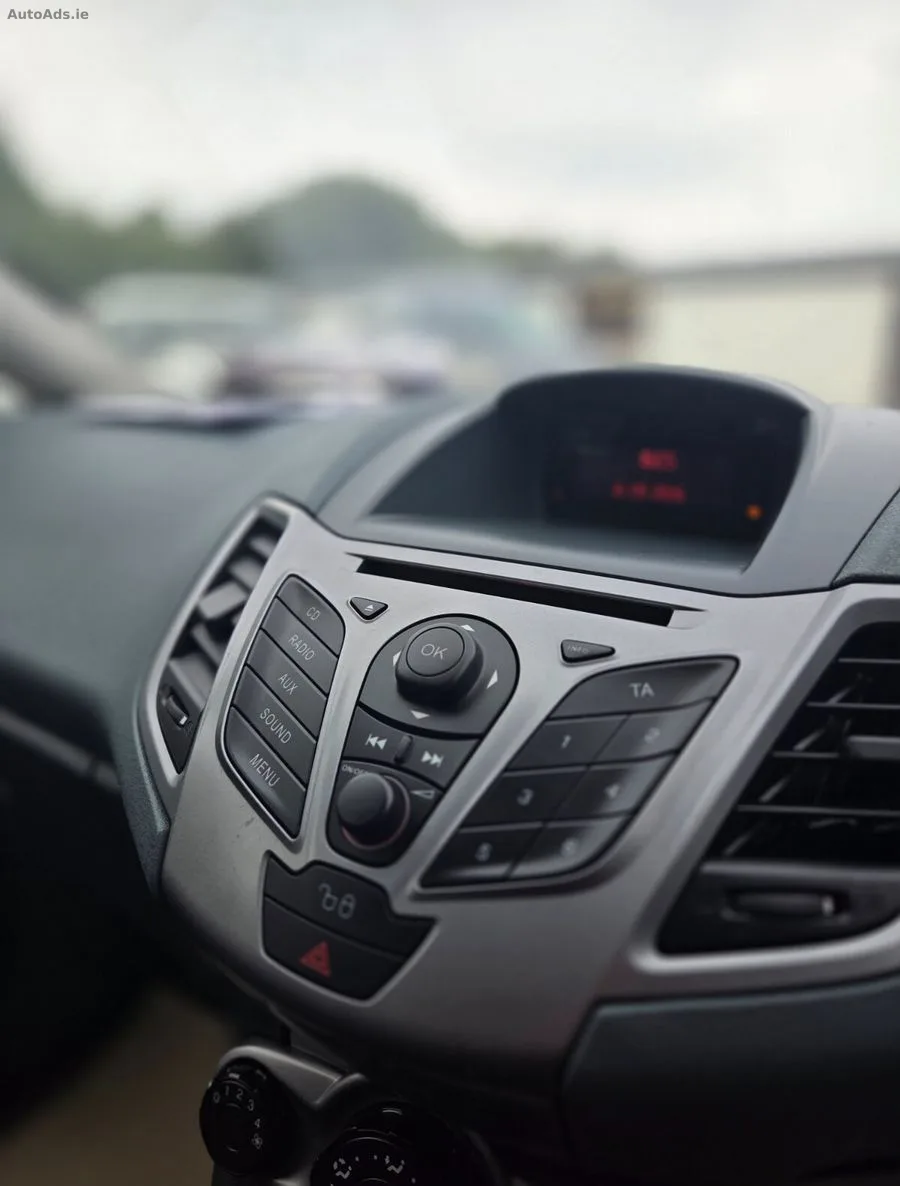 2011 Ford Fiesta – photo 15