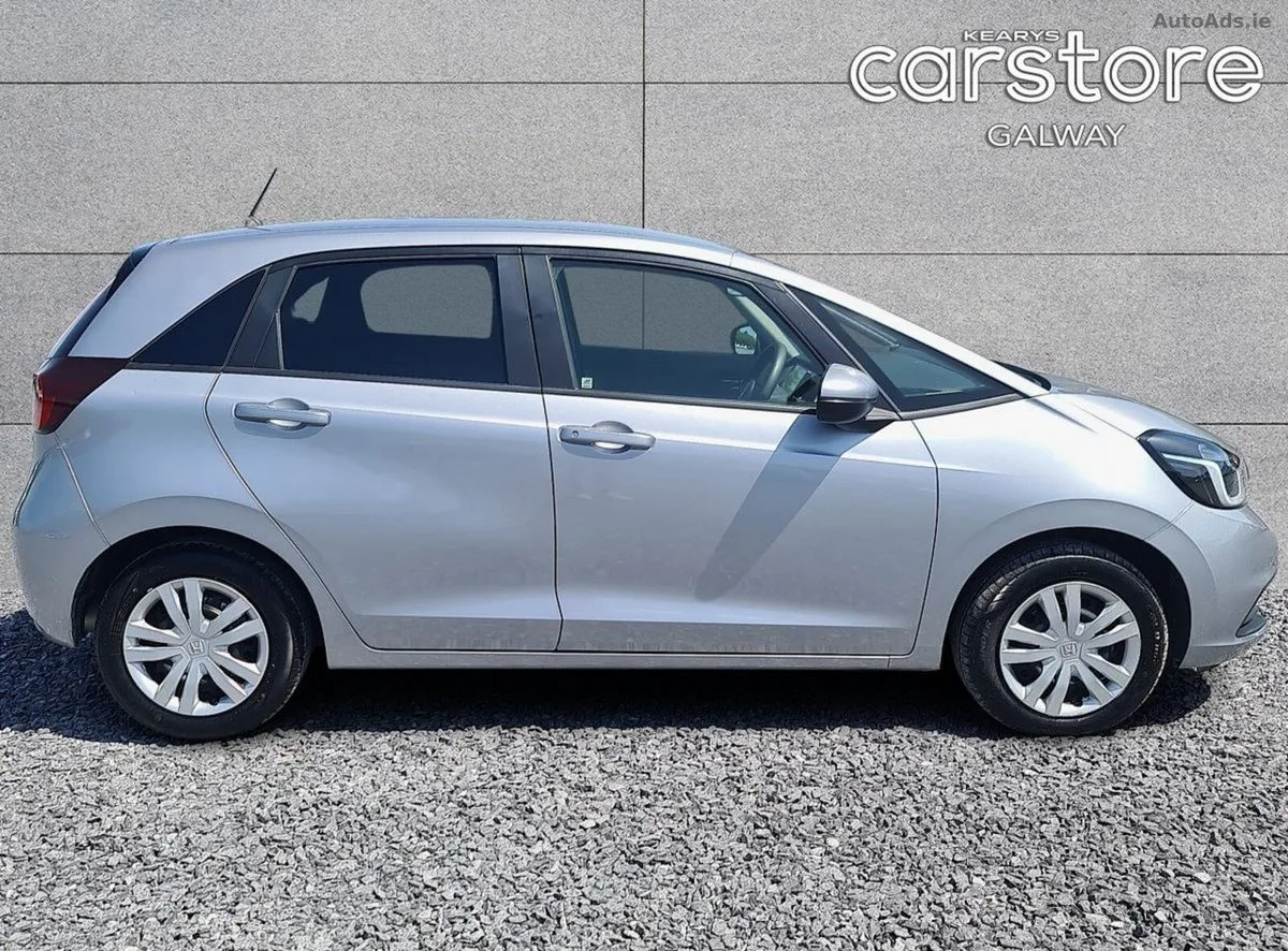 2023 Honda Fit – photo 2