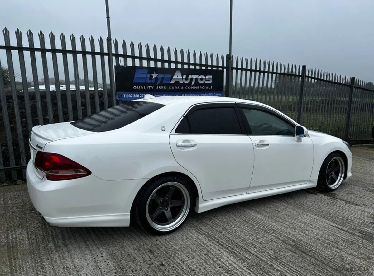 2009 Toyota Crown – photo 3