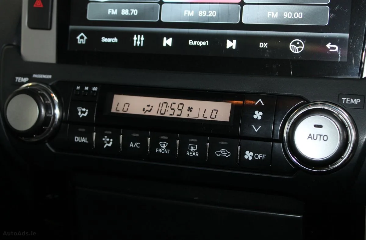 2017 Toyota Land Cruiser – photo 18
