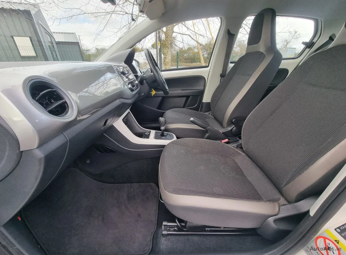 2013 Volkswagen up! – photo 16