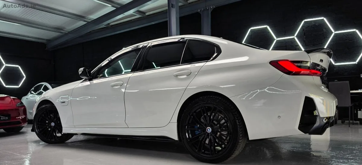 2024 BMW 3-Series – photo 15