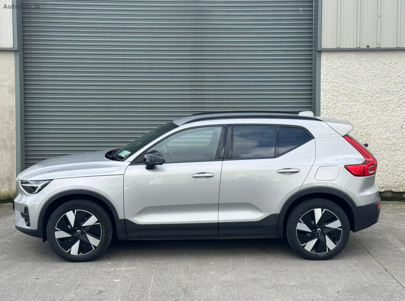 2023 Volvo XC40 – photo 2