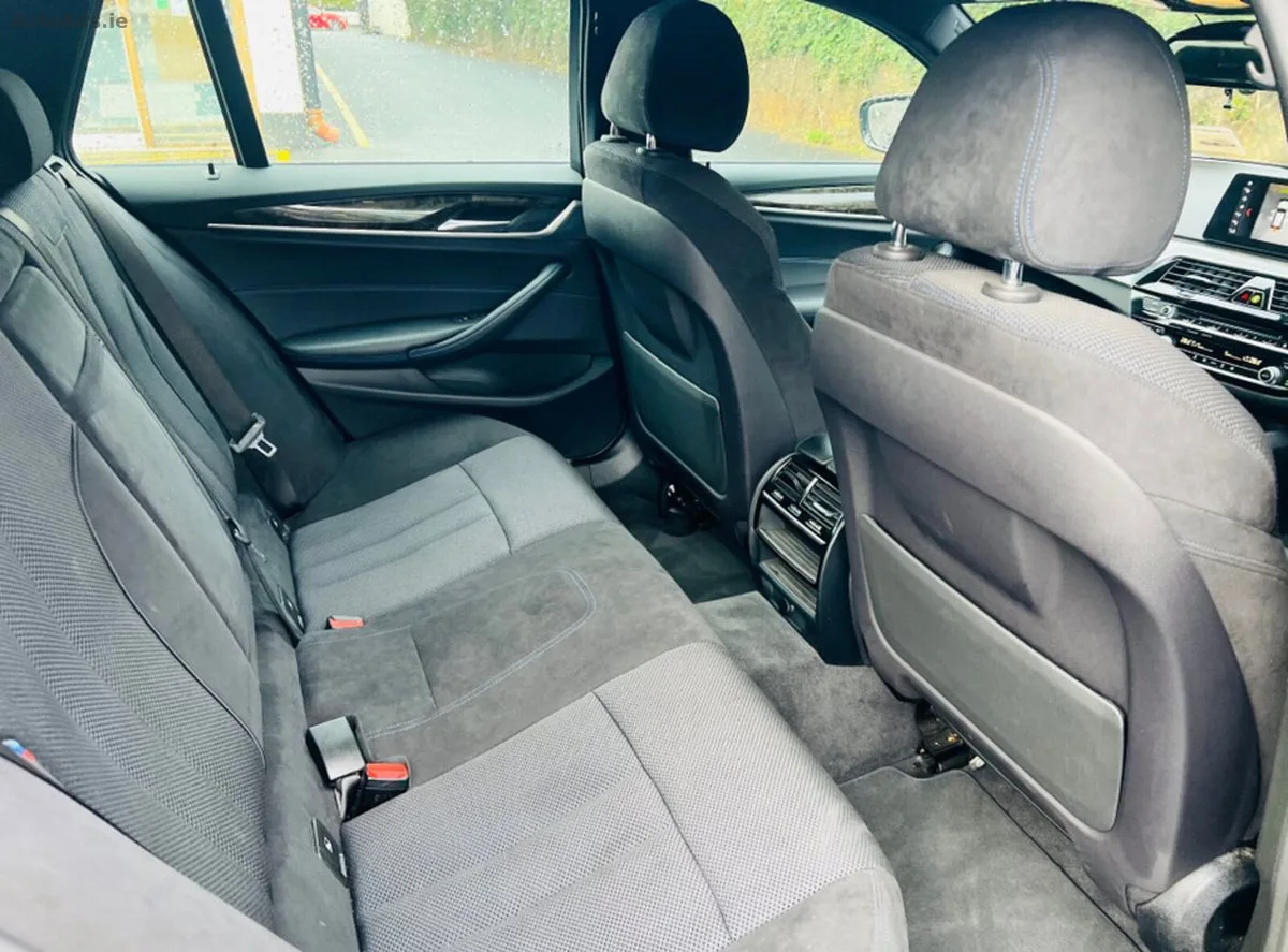 2019 BMW 5-Series – photo 12