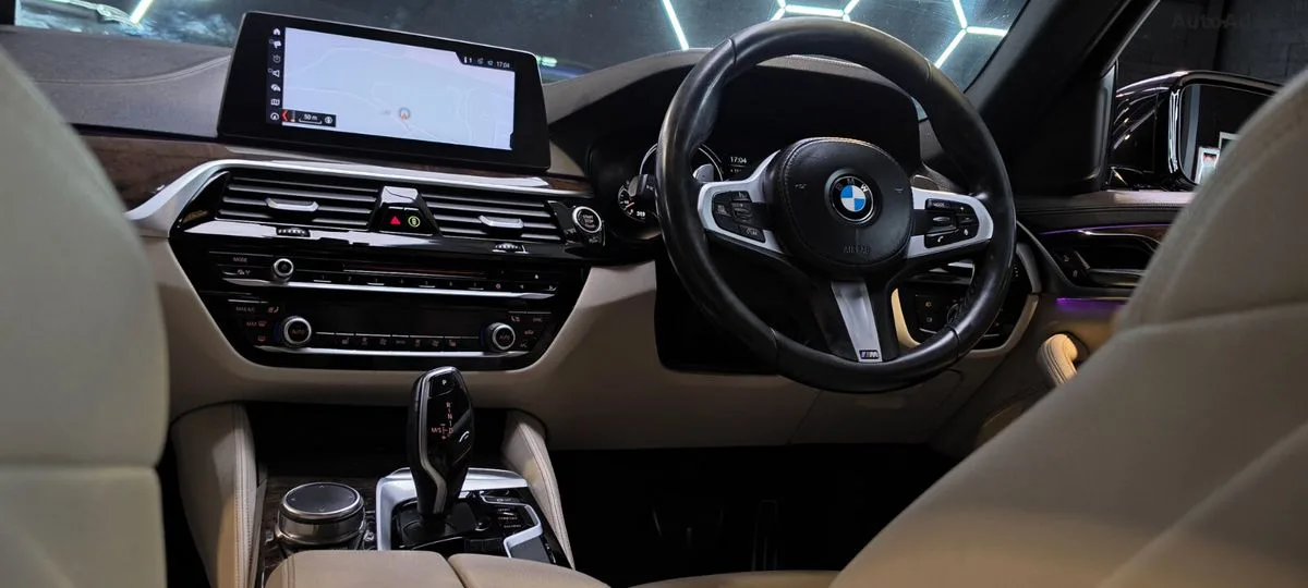 2017 BMW 5-Series – photo 18