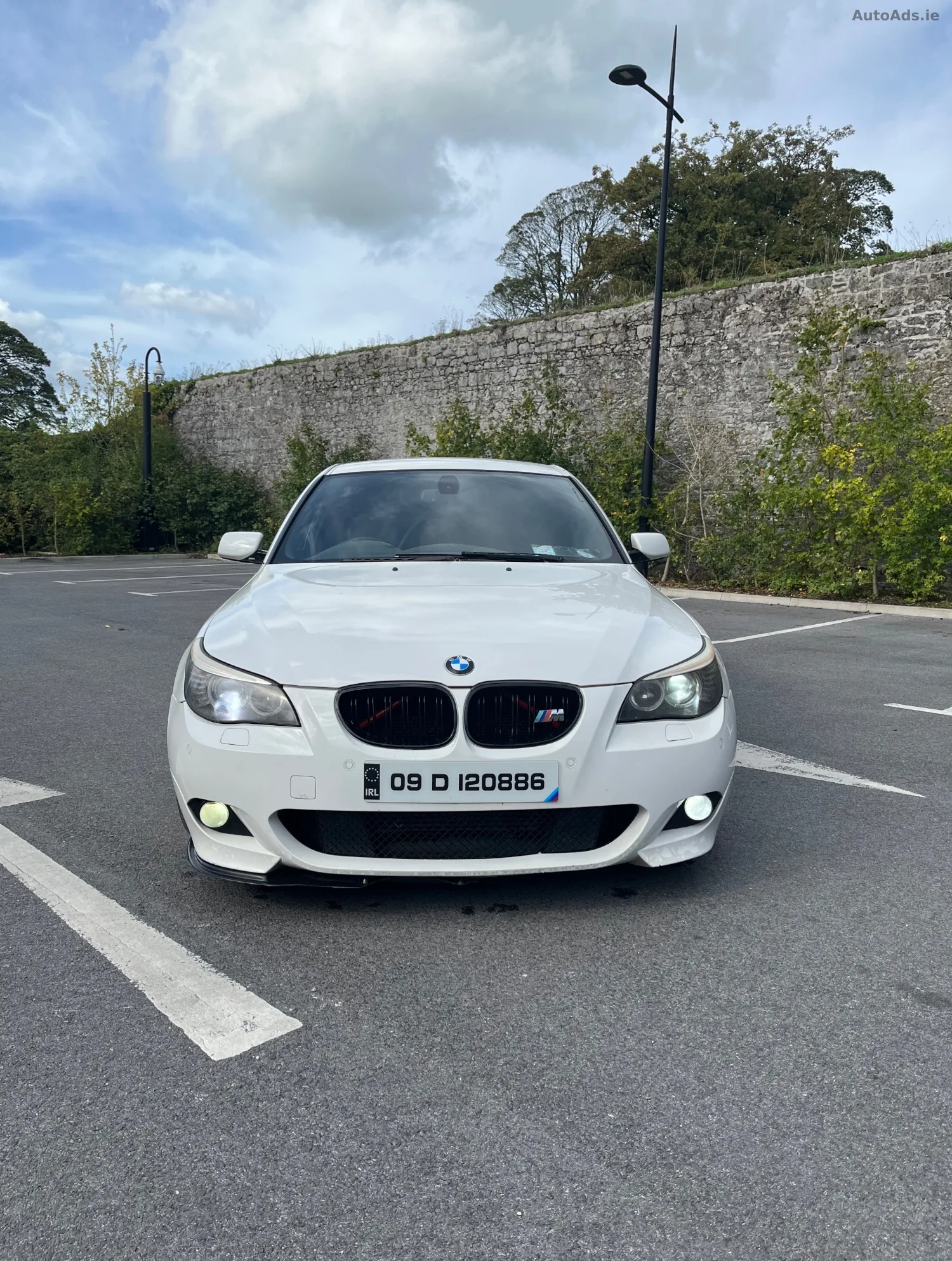 2009 BMW 5 Series – photo 2