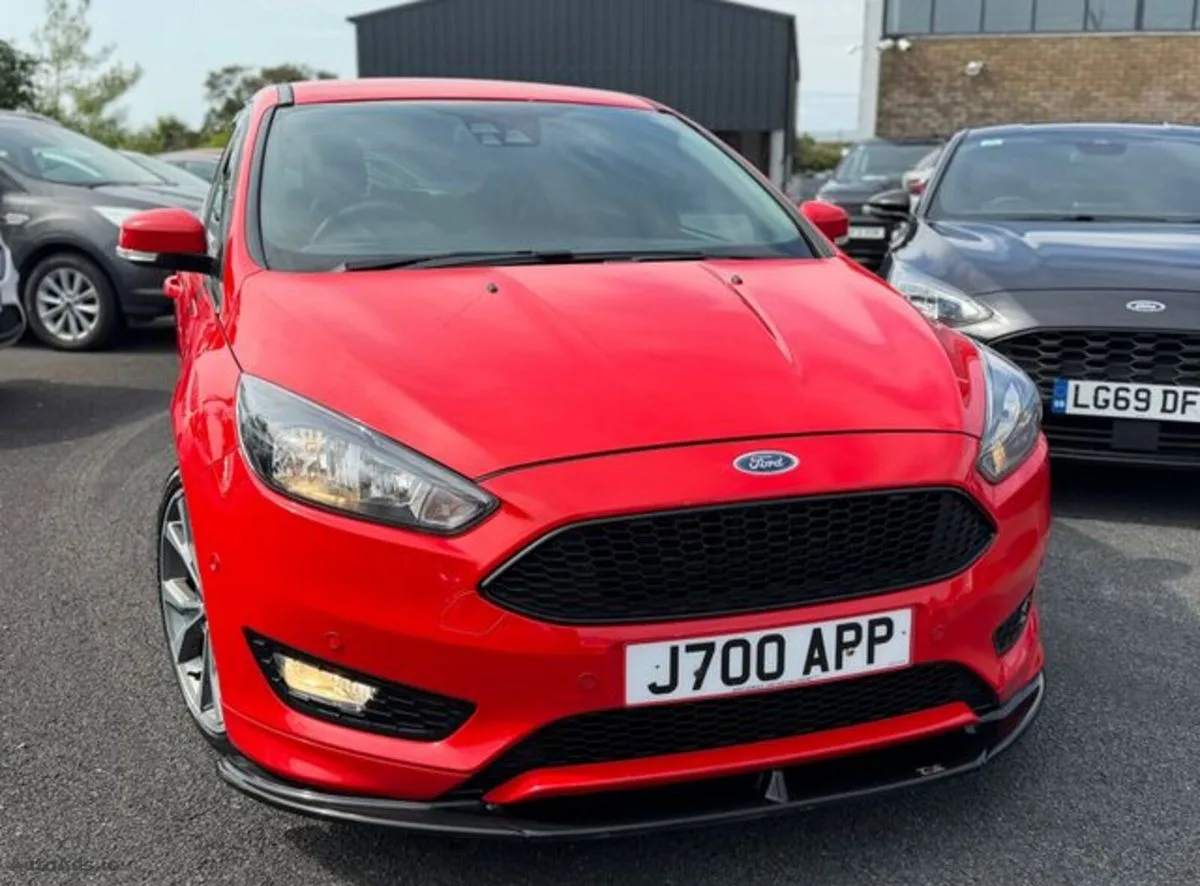 2017 Ford Focus – photo 2
